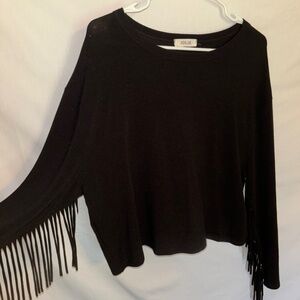 Jolie black fringe sleeve knit shirt